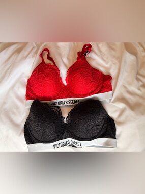 Victoria's Secret Lightly Lined Bras — Red & Black